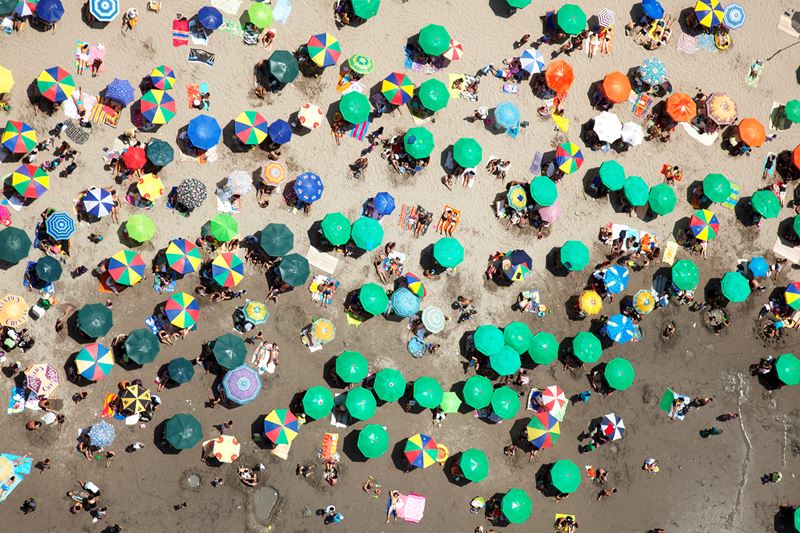 Maco Vargas : Umbrellas 13  - Stampa fine art - Mostra Racconti di paesaggi - Collezione da Tiffany