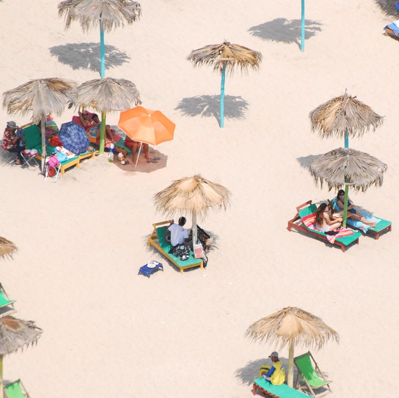 Maco Vargas : Umbrellas 20  - Stampa fine art - Mostra Racconti di paesaggi - Collezione da Tiffany